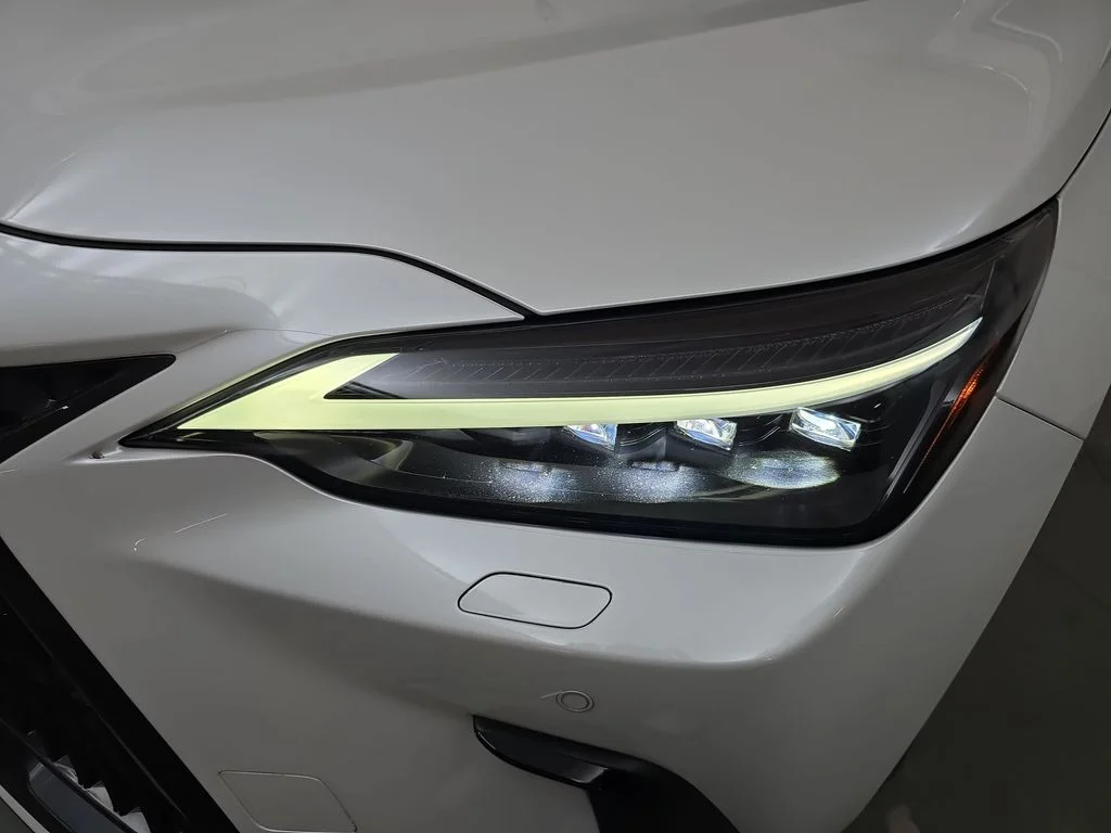 Used 2022 White Lexus 450h+ Luxury image 32