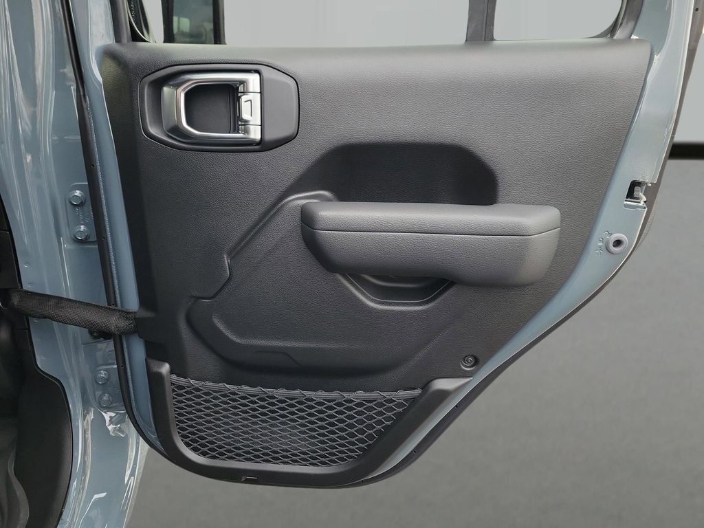 New 2025 Anvil Clear-Coat Exterior Paint Jeep Sport S image 34