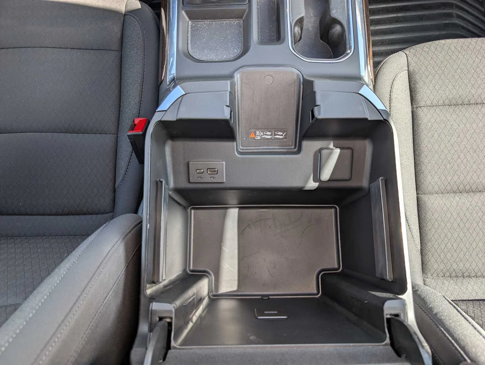 New 2026 Sterling Metallic GMC Elevation image 16