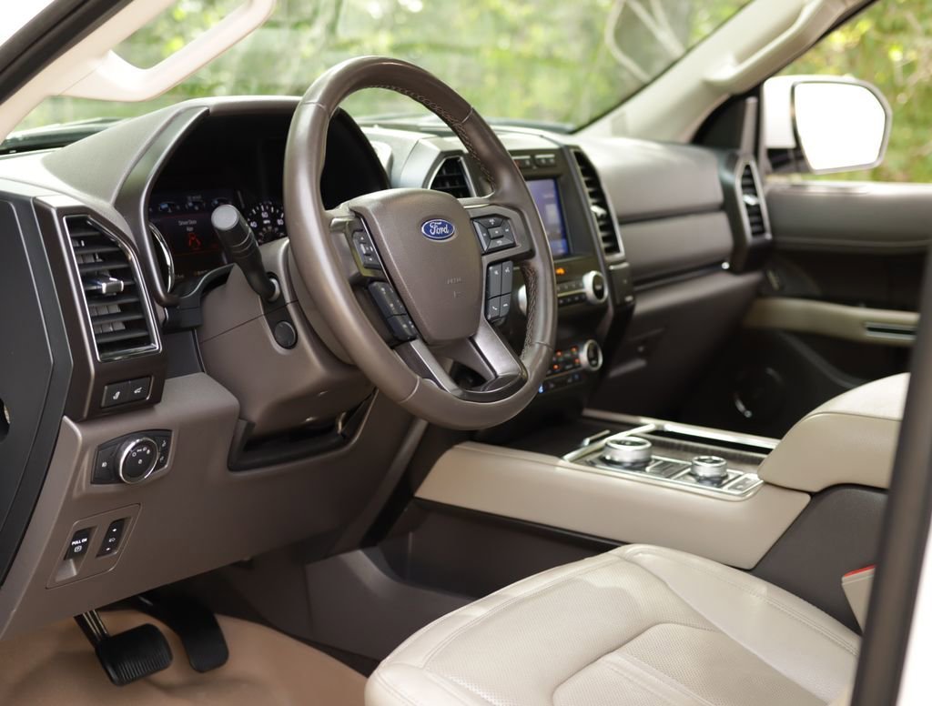 Used 2021 Star White Met Tri-coat Ford Limited image 9