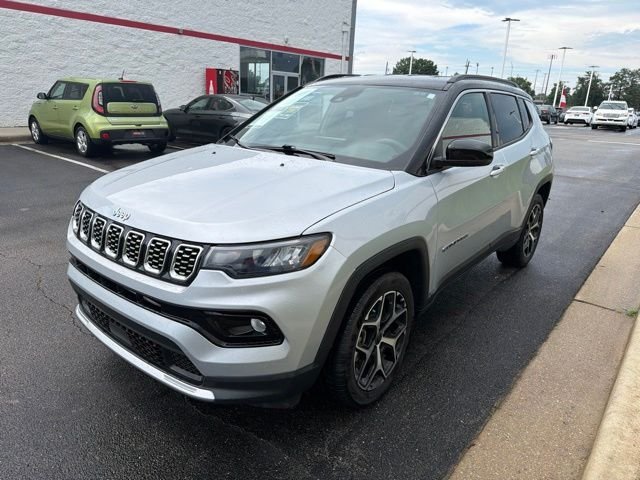Used 2025 Silver Jeep Limited image 3