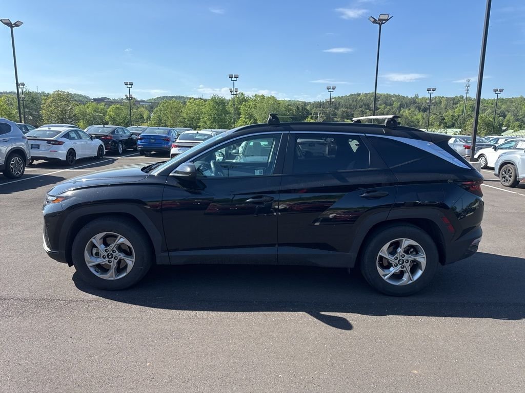 Certified Used 2024 Black Hyundai SEL image 4