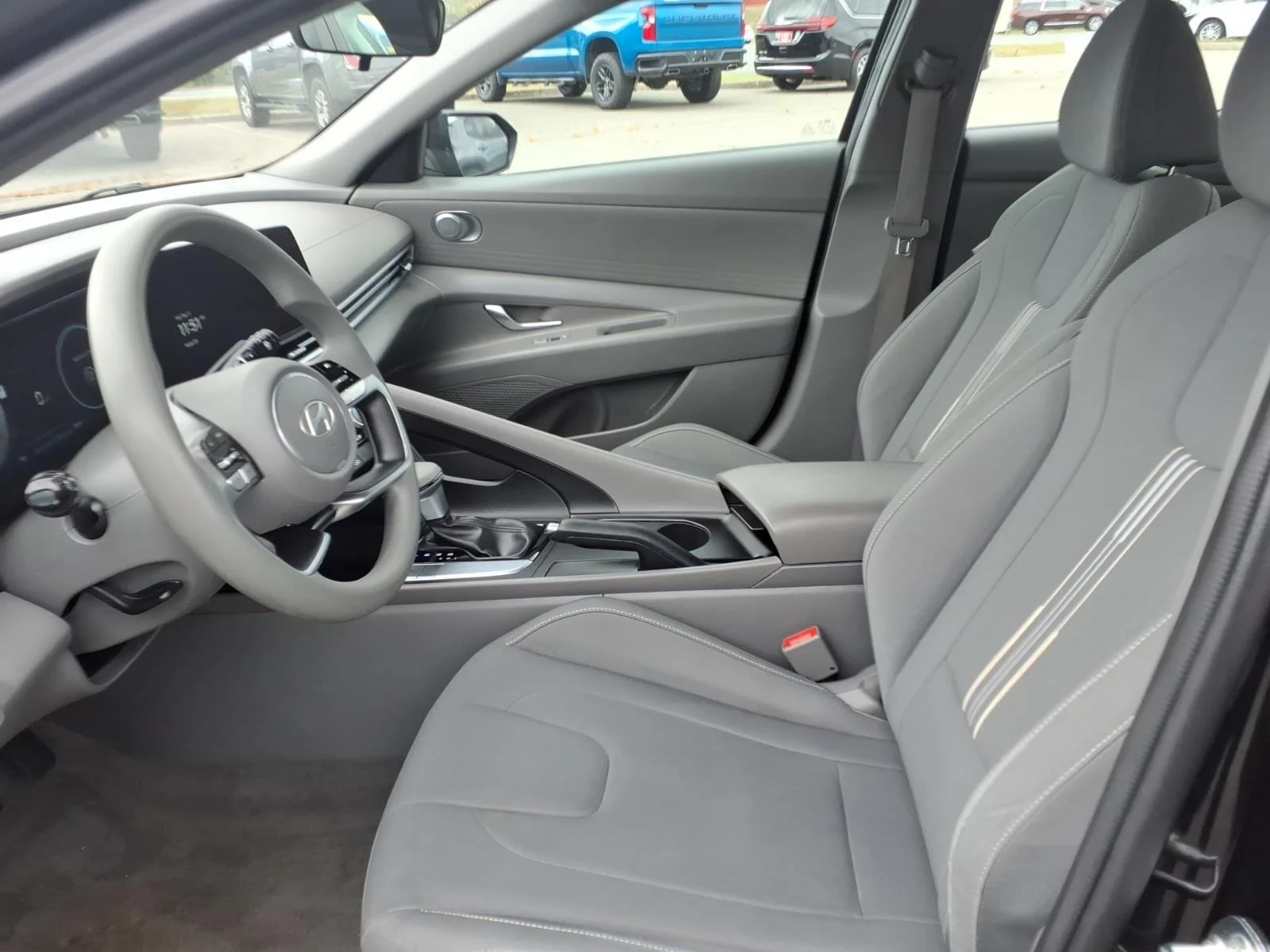 Used 2024 Abyss Black Hyundai SEL image 13