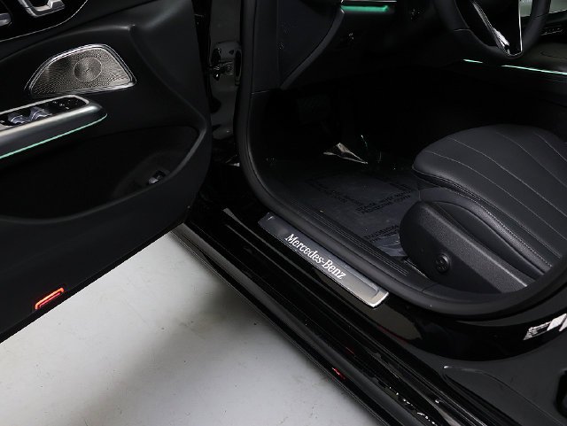 Used 2026 Black Mercedes-Benz E 450 image 26