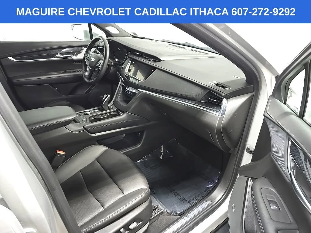 Used 2020 RADIANT SILVER METALLIC Cadillac Premium Luxury AWD image 16