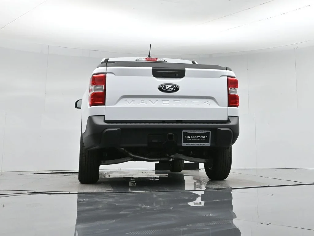 New 2026 Oxford White Ford XLT image 47
