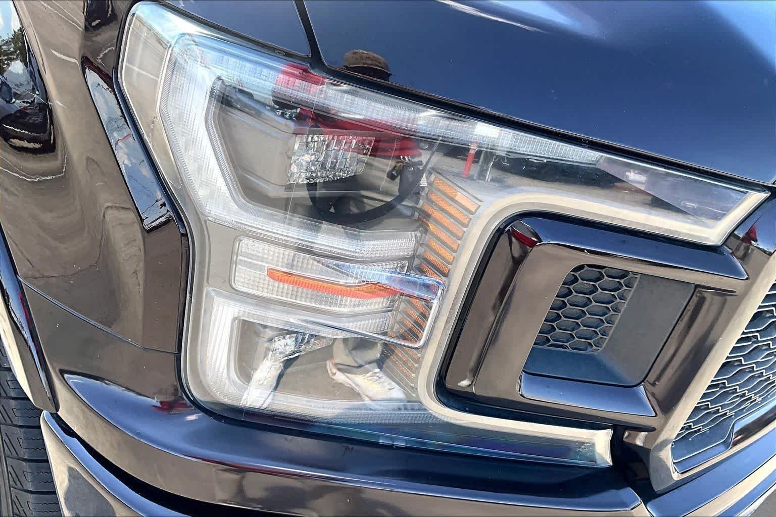 Used 2019 Magma Red Ford LARIAT image 28