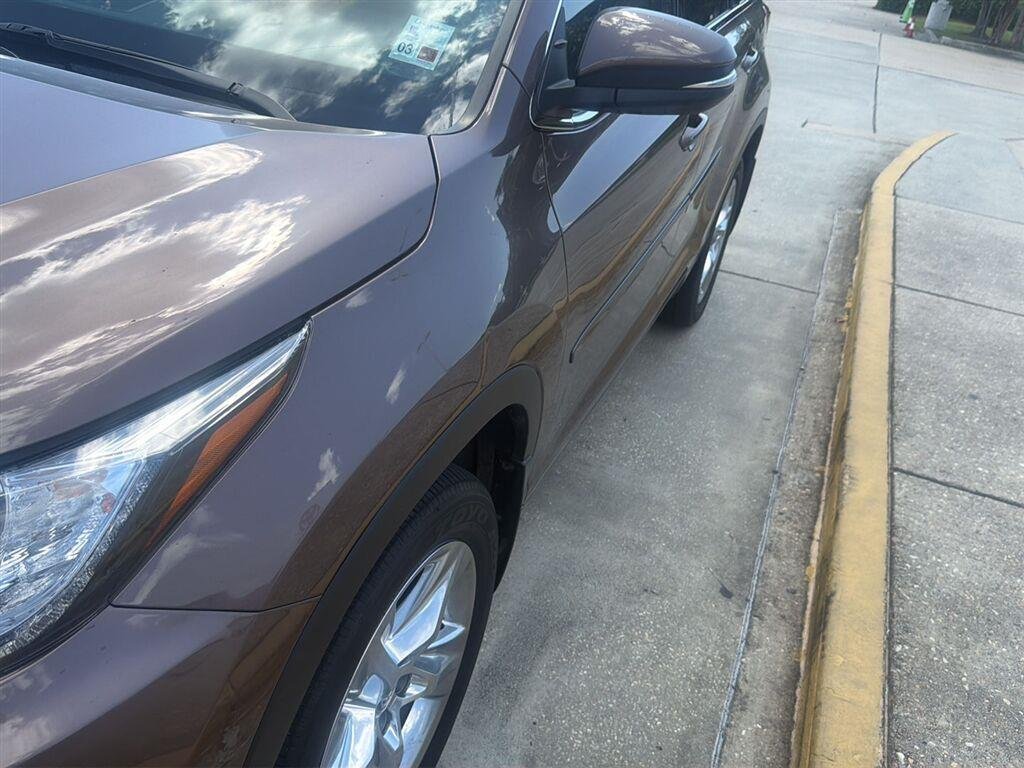 Used 2019 Toasted Walnut Pearl Toyota Limited image 3