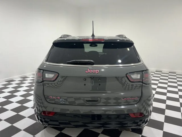 Used 2022 Sting Gray Clearcoat Jeep Limited image 4