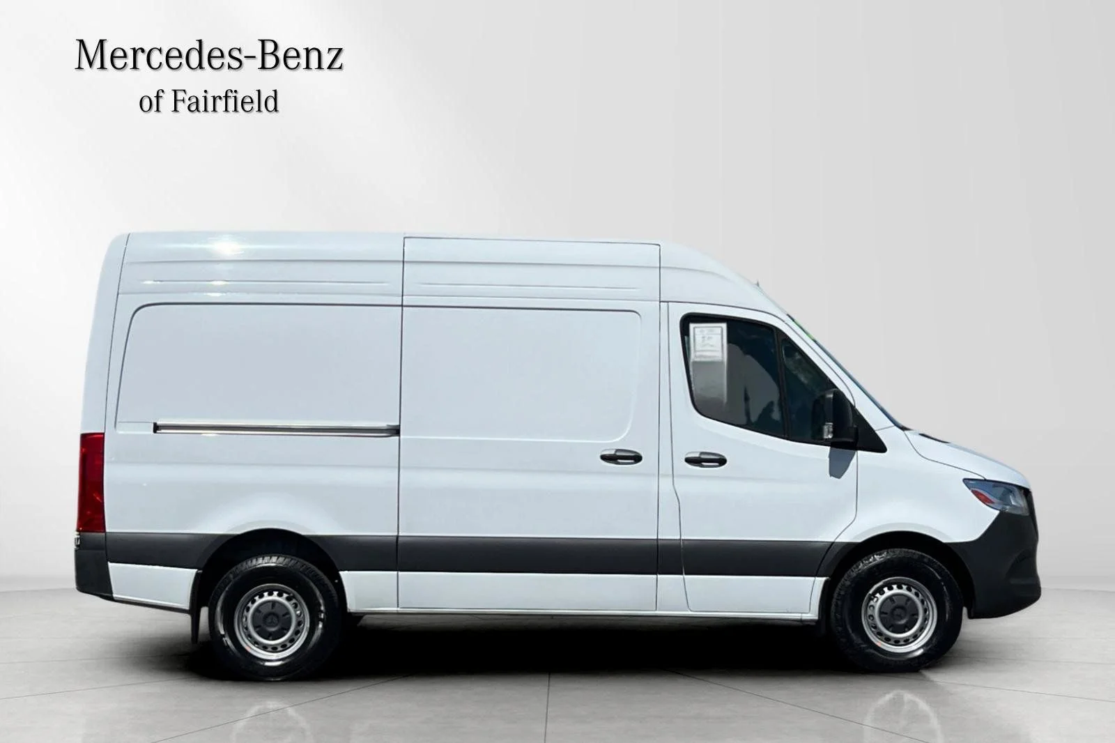 Used 2025 White Mercedes-Benz Cargo 144 WB image 7