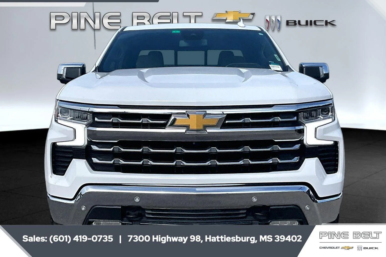 Used 2022 Summit White Chevrolet LTZ image 3