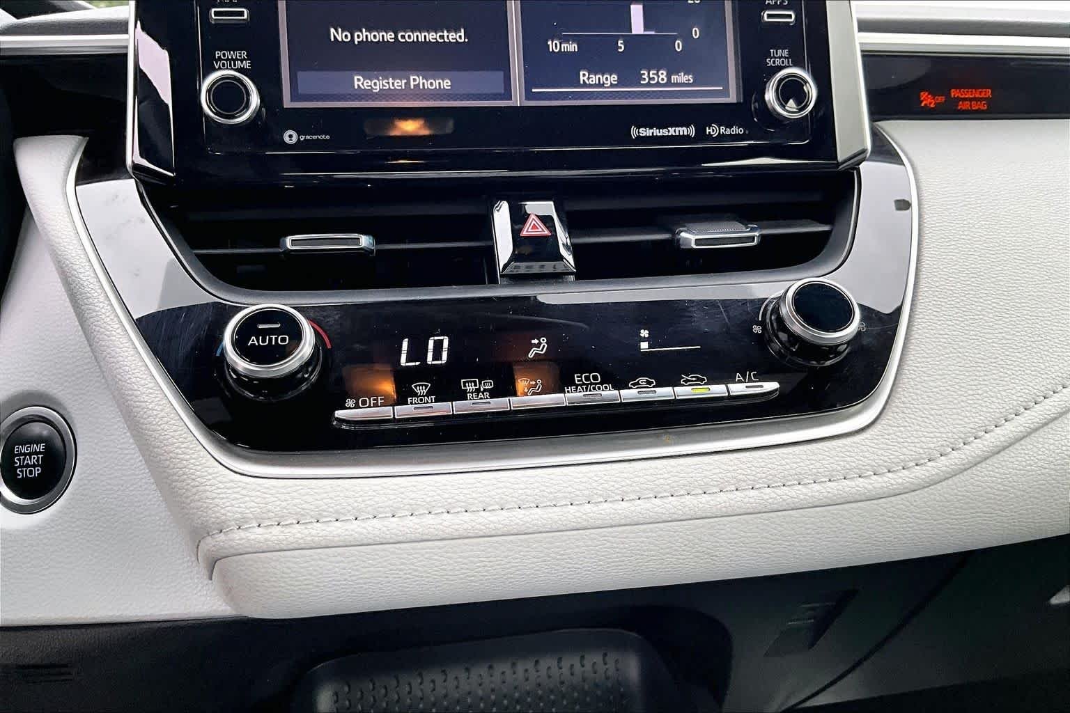 Used 2019 Midnight Black Metallic Toyota SE image 34