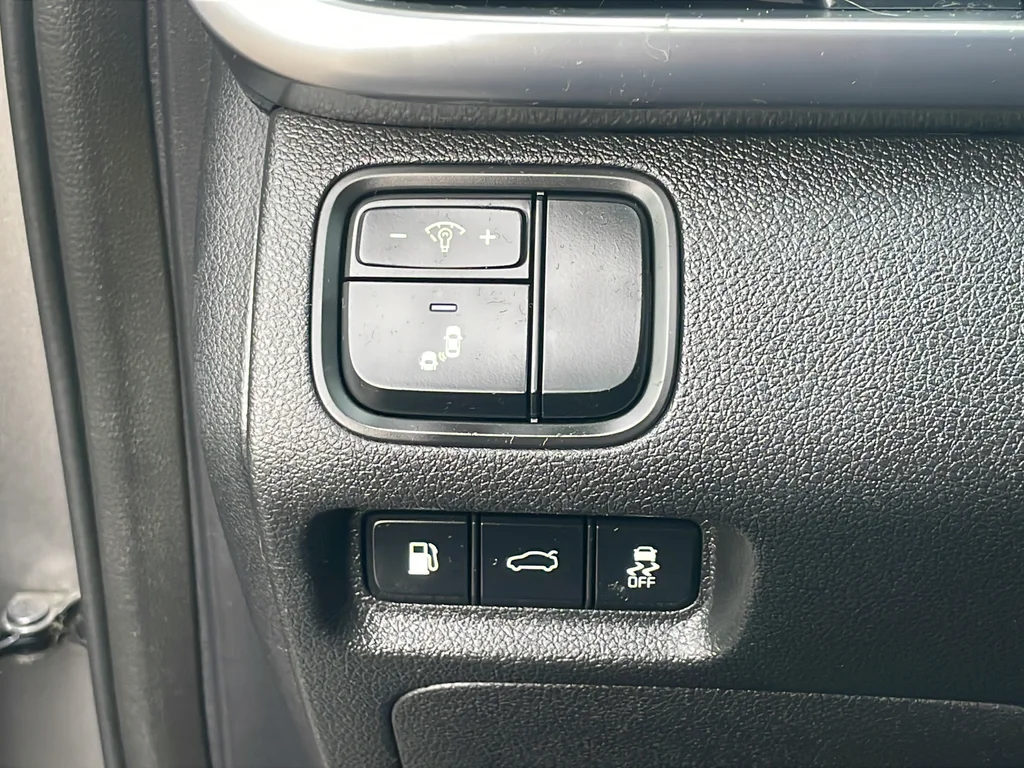 Used 2016 Gray Kia EX image 19