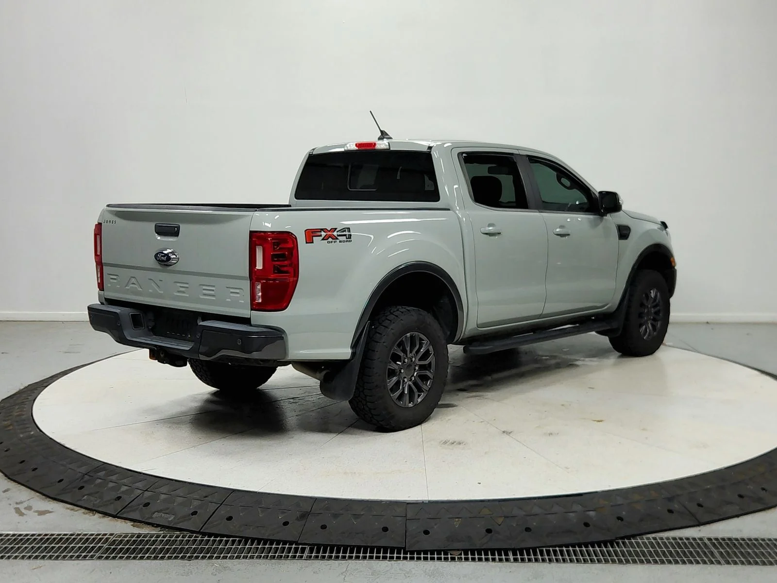 Used 2021 Cactus Green / Gray Ford Lariat image 8
