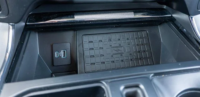 Used 2023  Ford Lariat image 28