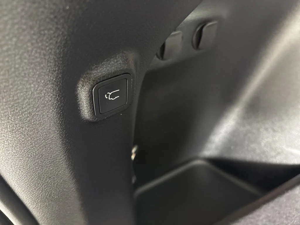 Used 2021 Gray Jeep Latitude Lux image 21
