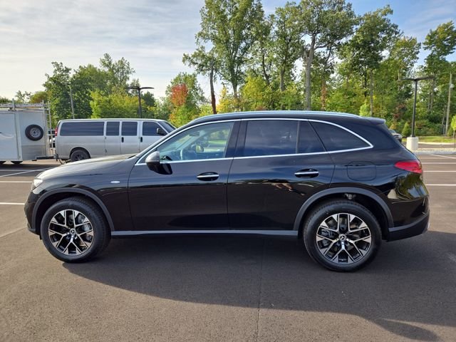 New 2025 Black Mercedes-Benz GLC350 image 6