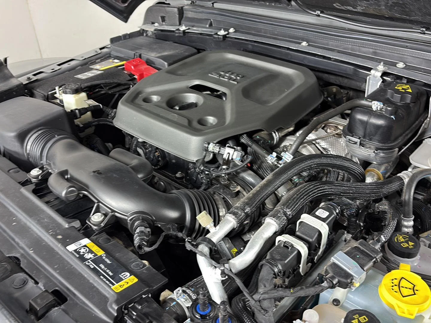 Used 2023 Sting-Gray Clearcoat Jeep Rubicon image 15