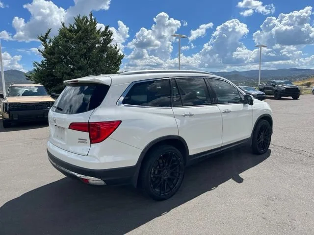 Used 2018 Diamond White Pearl Honda Touring image 8