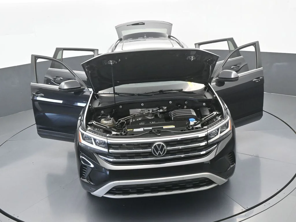 Used 2021 Deep Black Volkswagen 2.0T SE w/Technology image 72