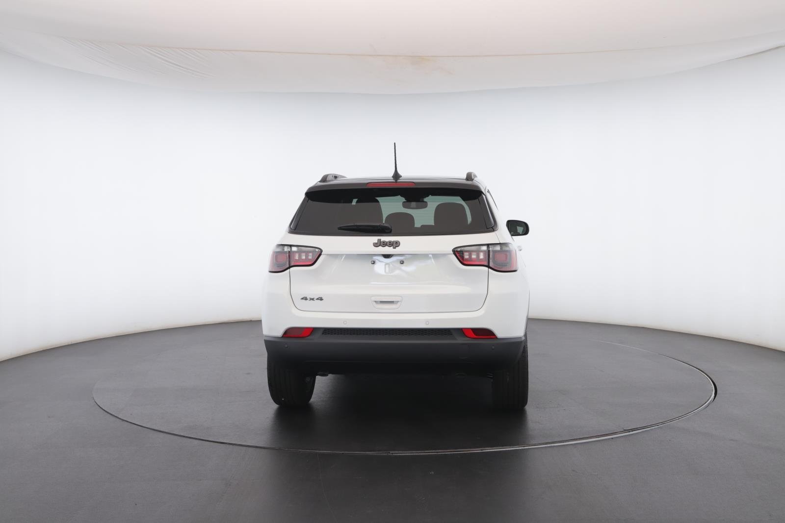 New 2026 Bright White Clear-Coat Exterior Paint Jeep Limited Altitude 4x4 image 24