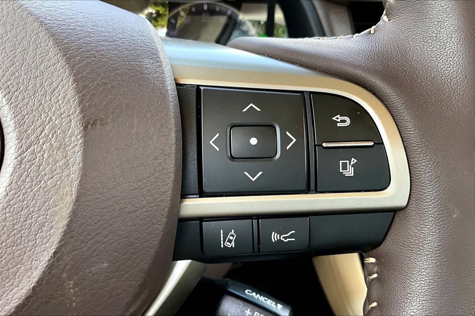 Used 2018 Matador Red Mica Lexus  image 25