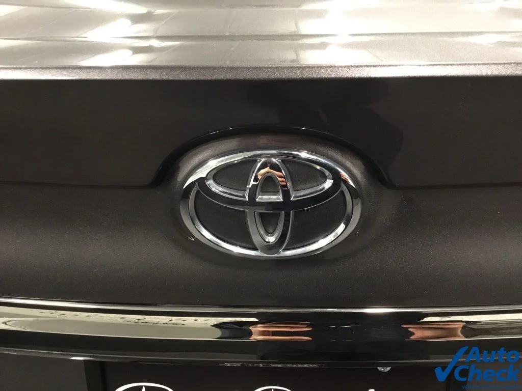 Used 2017 Gray Toyota SE image 13