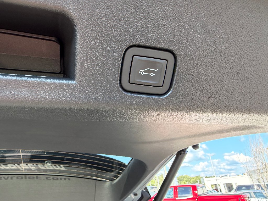 New 2027 Sterling Gray Metallic Chevrolet LT image 20