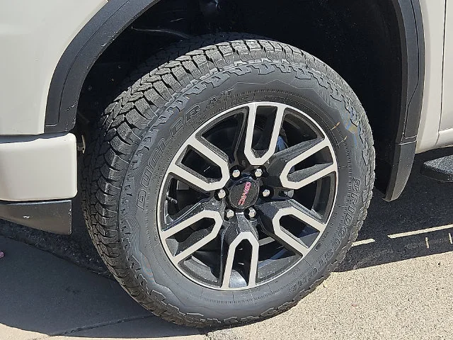 2026 GMC Sierra 1500 AT4 - Photo 4