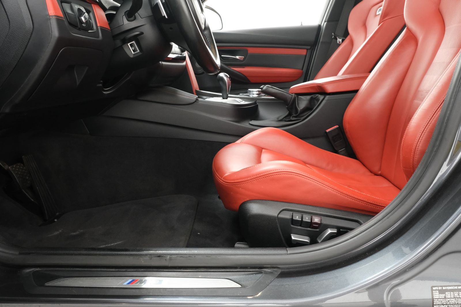 Used 2016 Mineral Gray Metallic BMW Base image 34