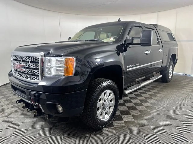 Used 2014 Onyx Black GMC Denali image 8