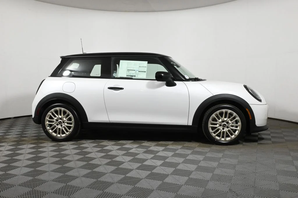 Used 2025 White MINI  image 8