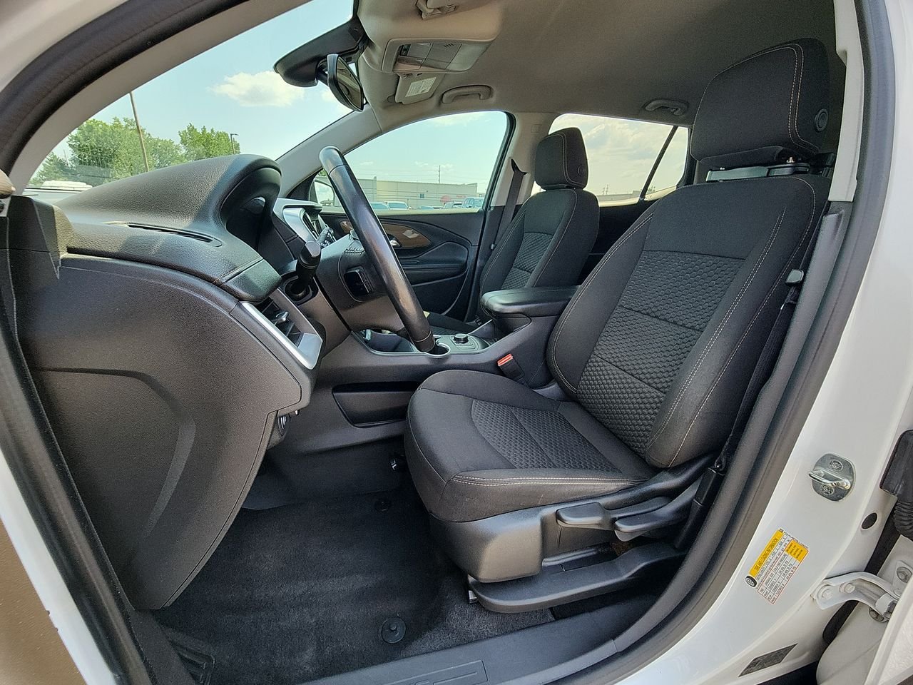 Used 2020 White GMC SLE image 11