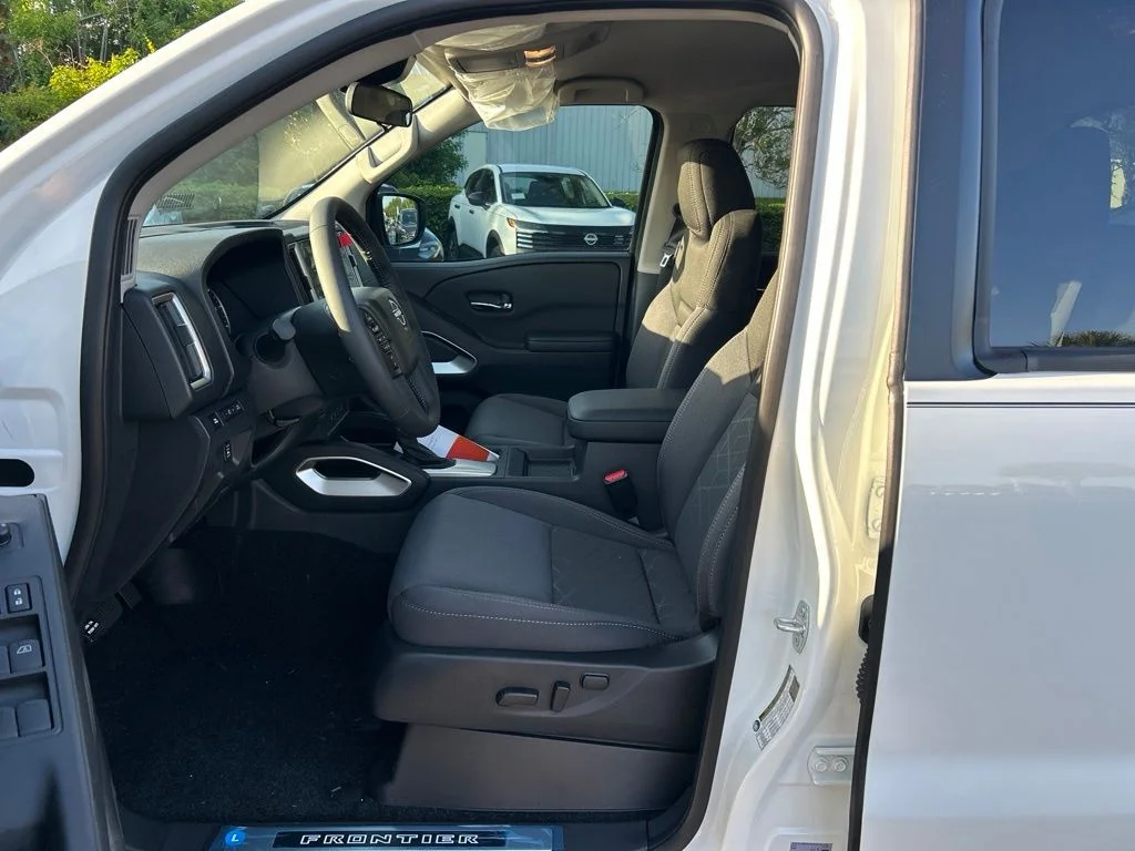 New 2026 Glacier White Nissan Crew Cab SV image 16
