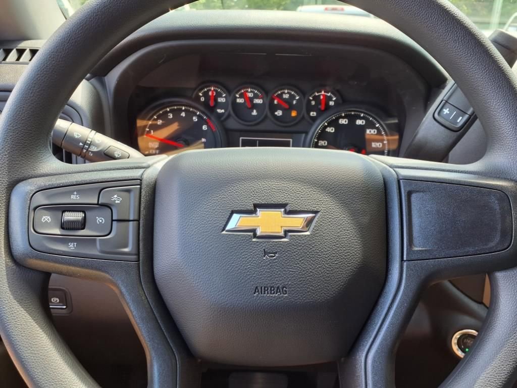 New 2025 Summit White Chevrolet WT image 22