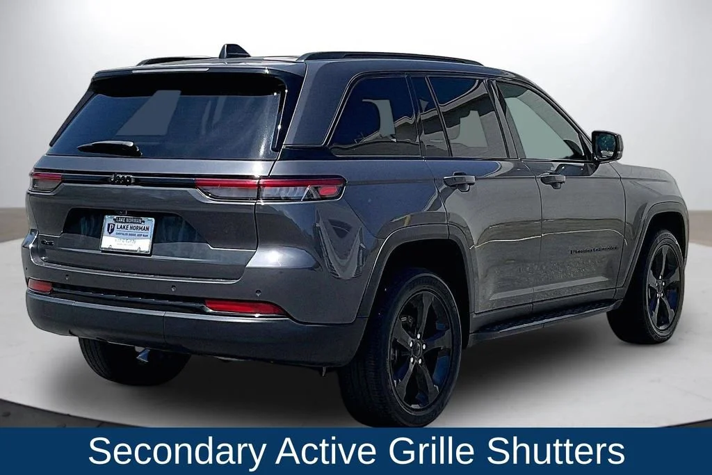 Used 2023 Gray Jeep Altitude 4x4 image 10