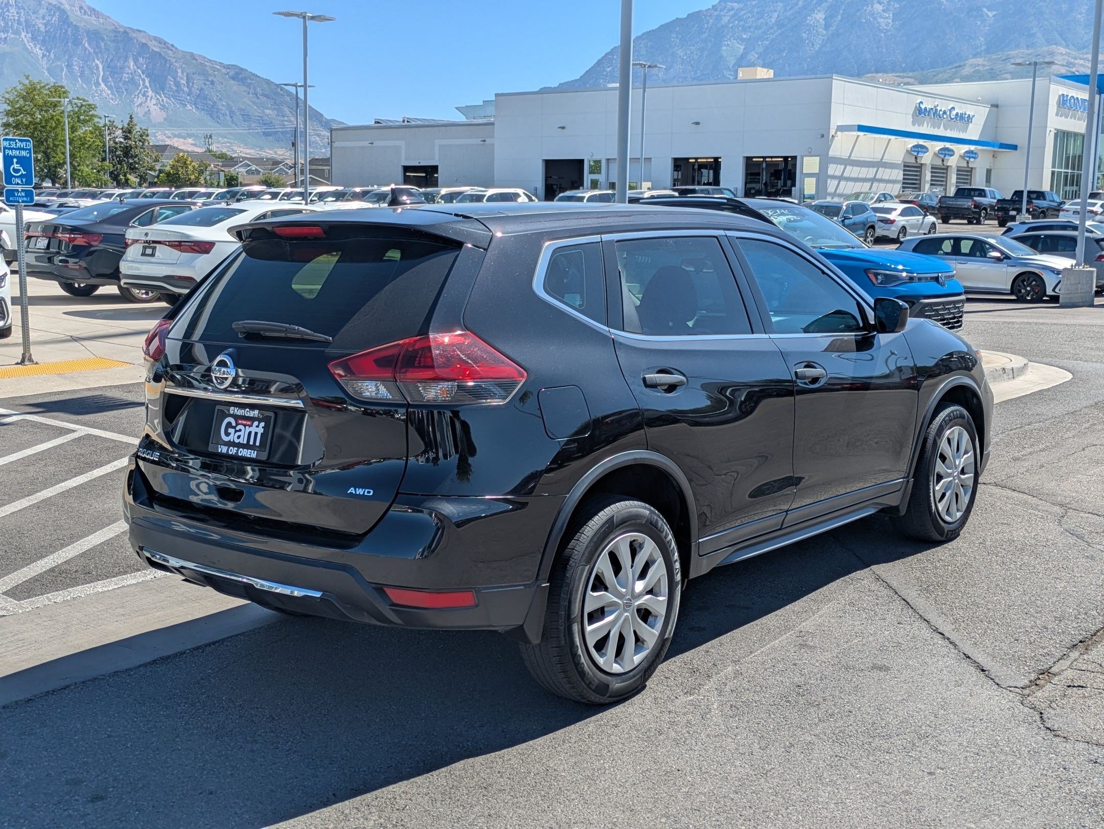 Used 2020 Magnetic Black Pearl Nissan S image 3