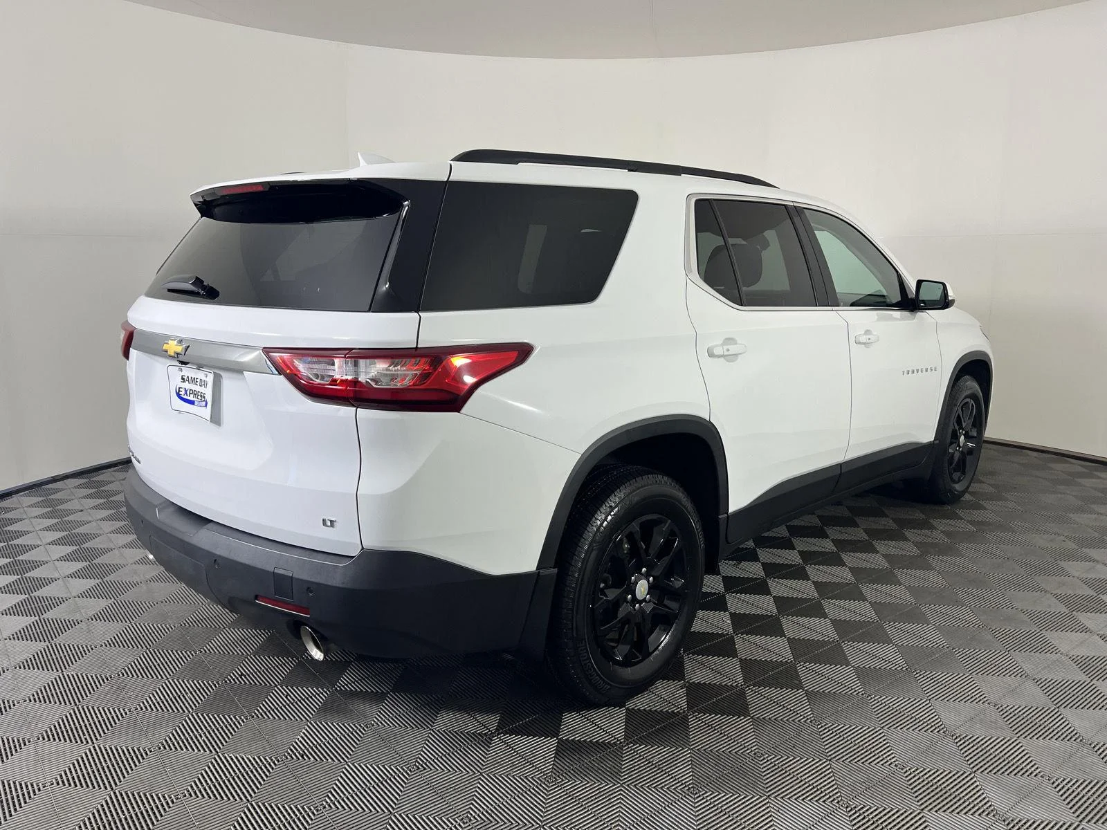 Used 2020 SUMMIT WHITE Chevrolet LT Cloth image 11