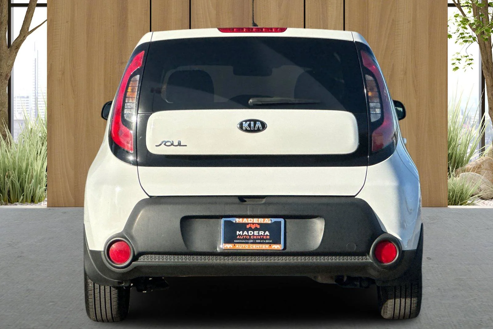 Used 2016 White Kia Base image 5