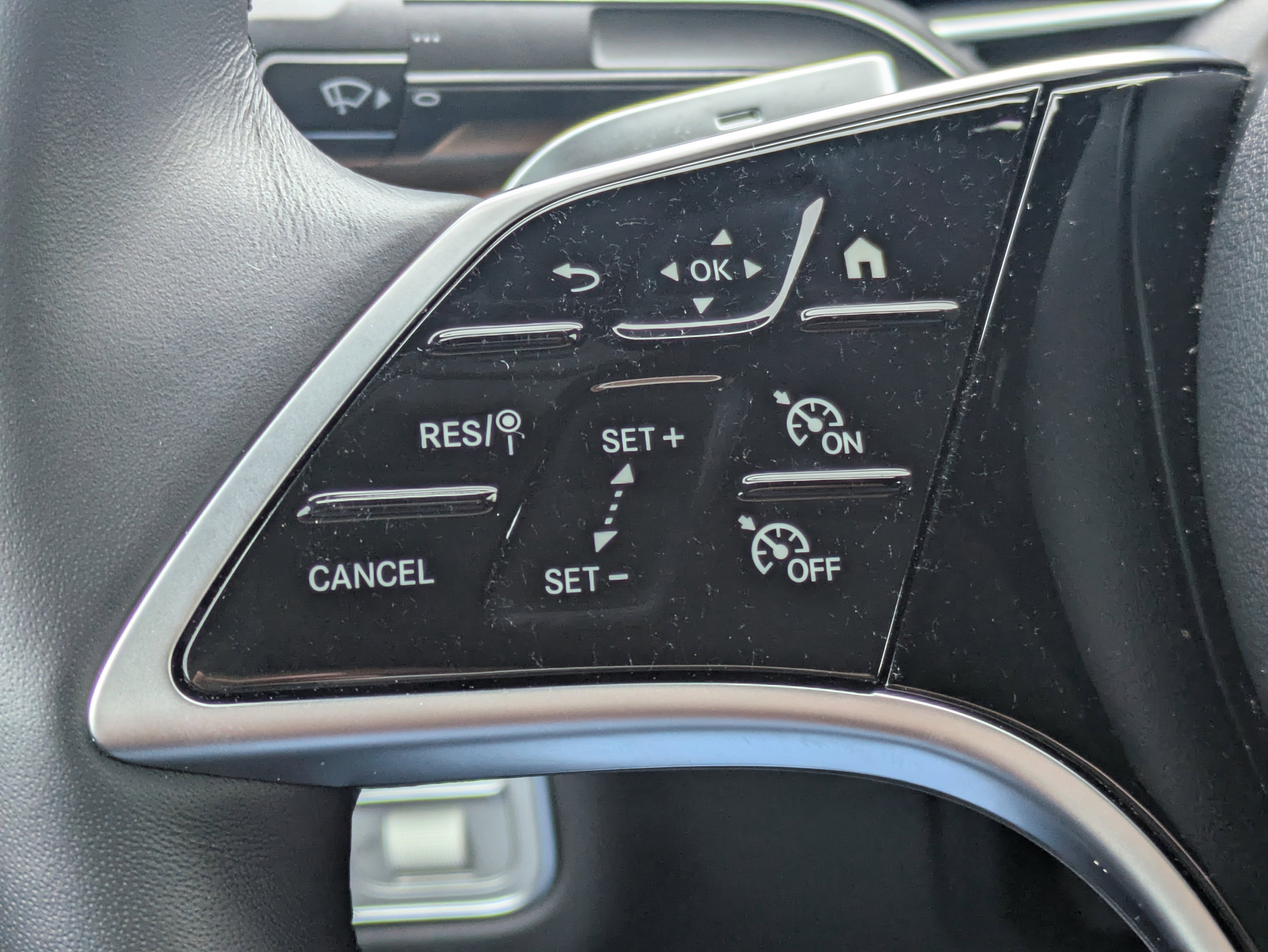 Used 2025 Silver Metallic Mercedes-Benz GLE 450 image 27
