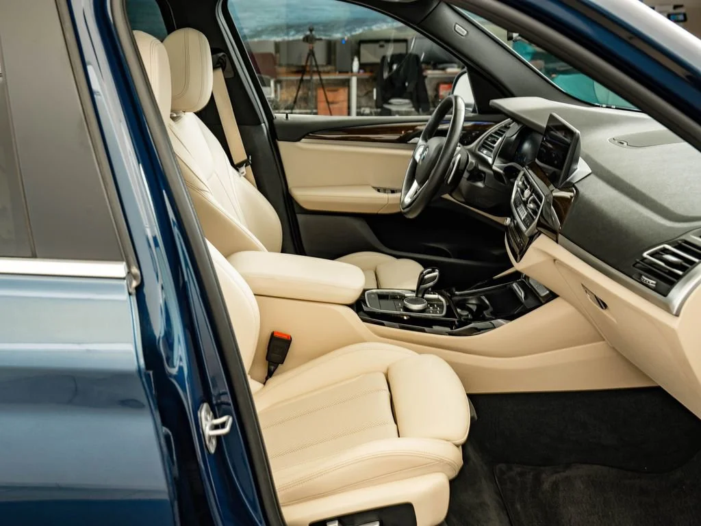 Used 2022 Phytonic Blue Metallic BMW xDrive30i image 25