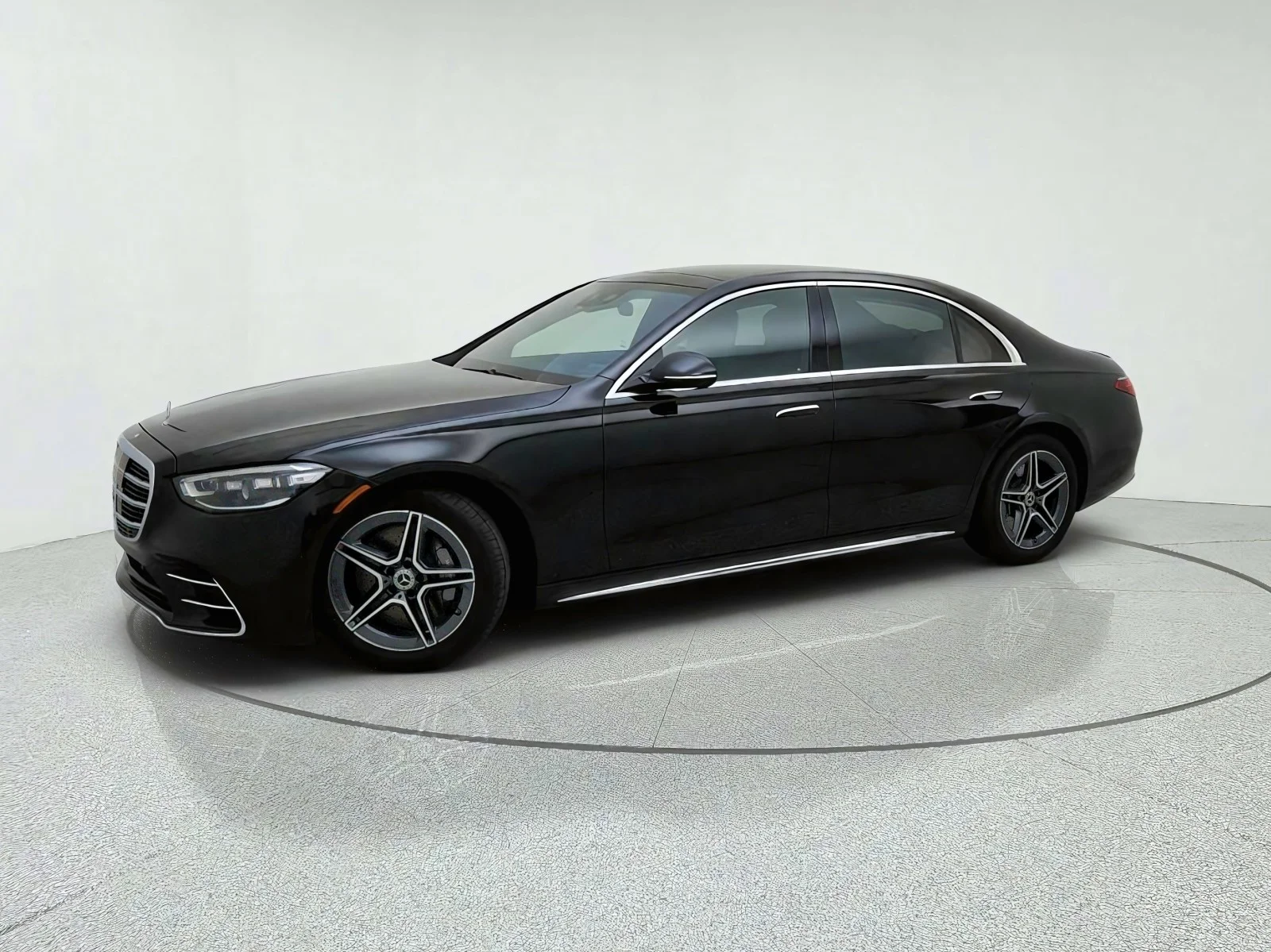 Certified Used 2025 Obsidian Black Metallic Mercedes-Benz S 500 image 15