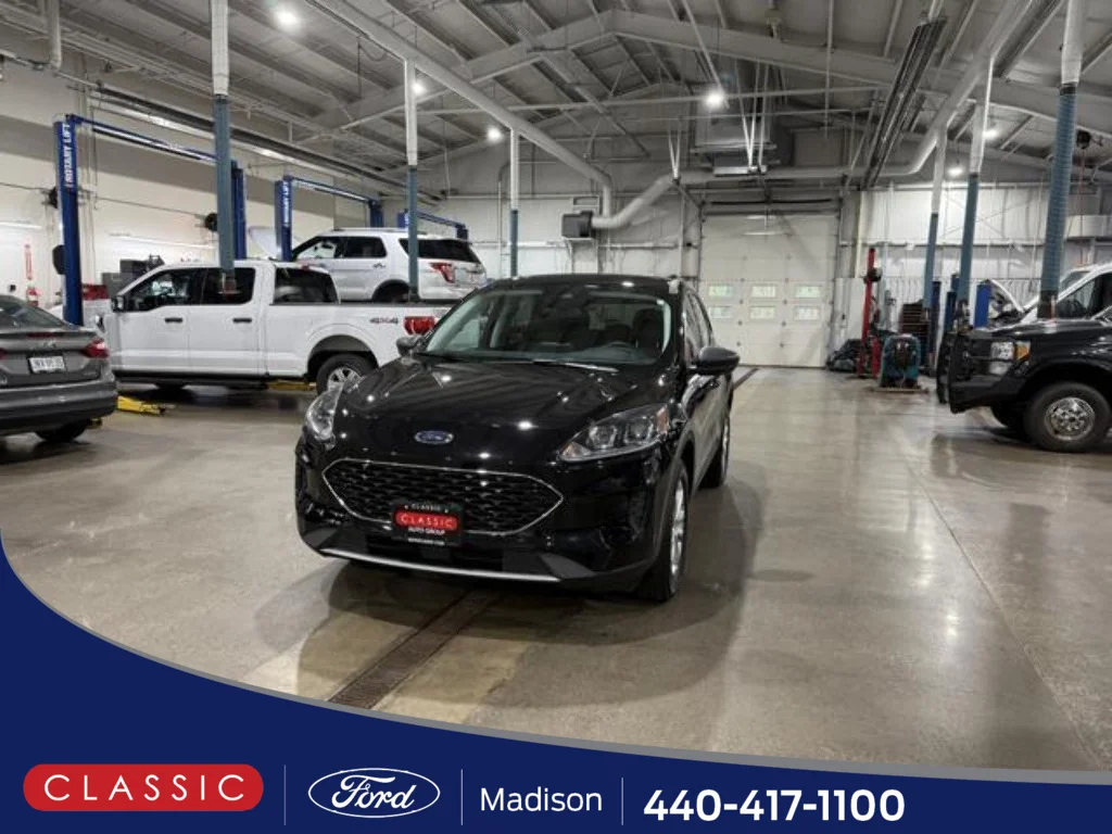 Certified Used 2022 Agate Black Ford SE image 1