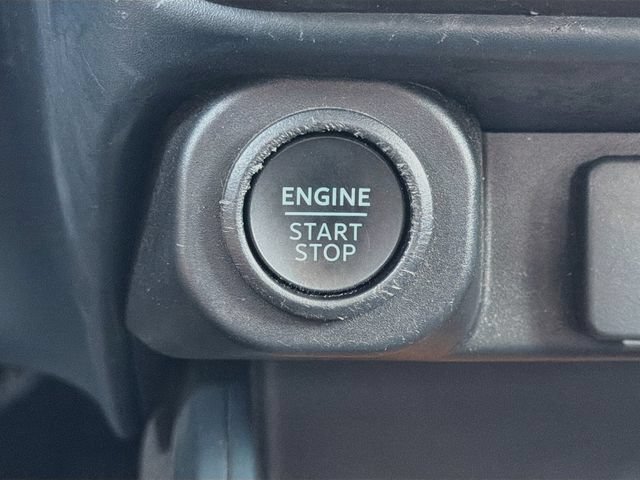 Used 2022 Blue Metallic Ford LARIAT image 31