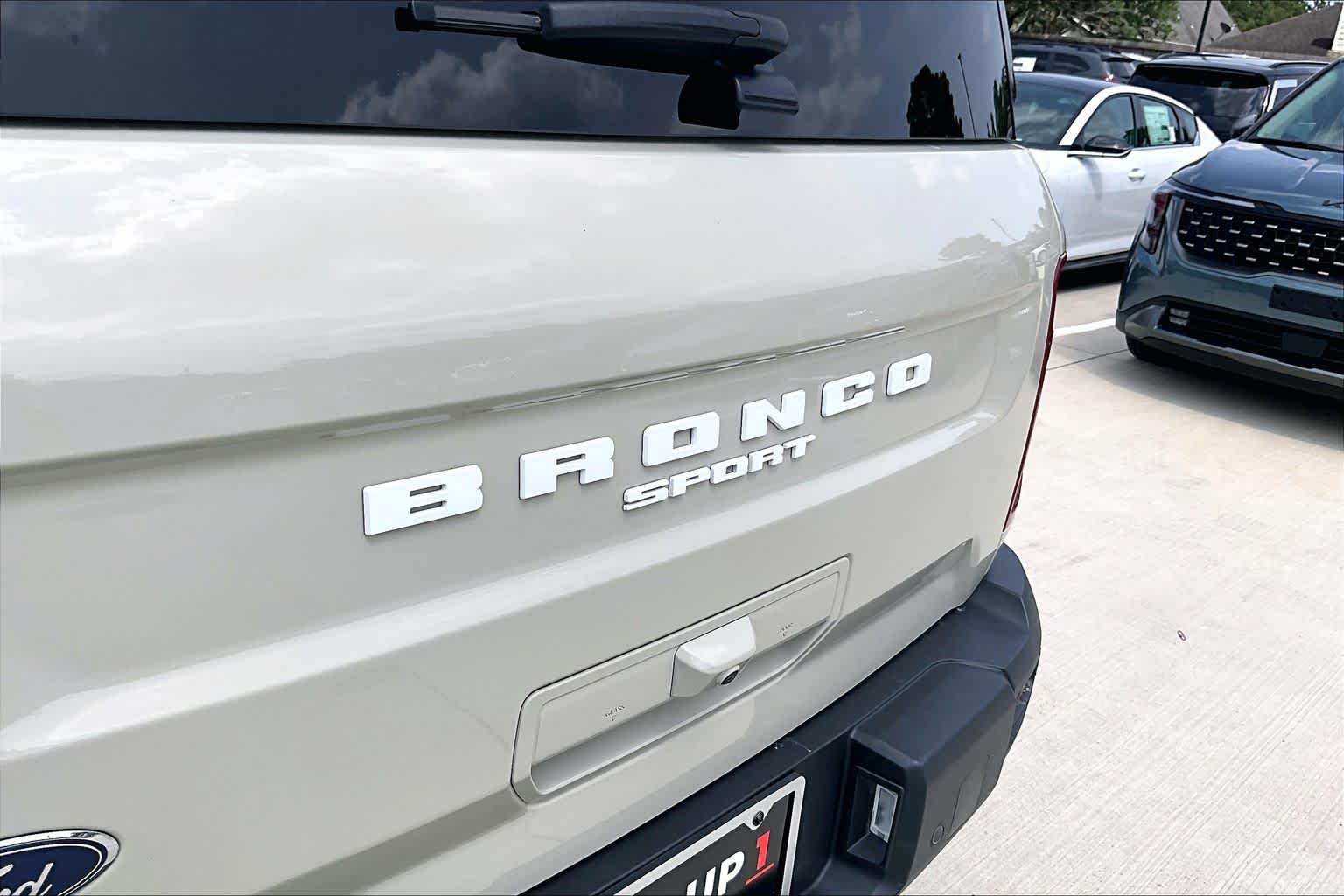 Used 2025 Desert Sand Ford Outer Banks image 30