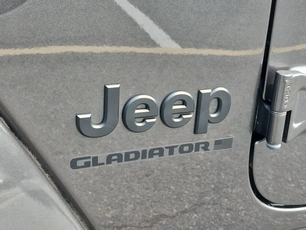 Certified Used 2023 Granite Crystal Metallic Clearcoat Jeep Willys image 20