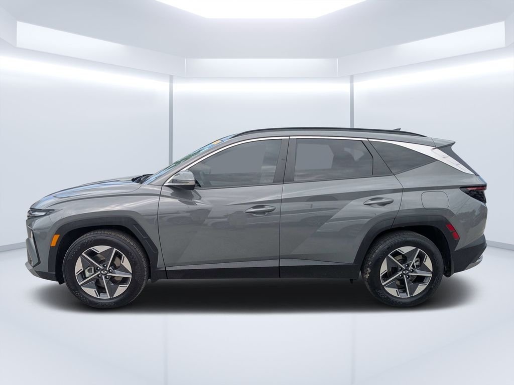 Used 2025 Gray Hyundai SEL Convenience image 6