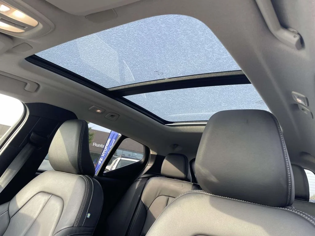 Certified Used 2025 Crystal White Volvo Core image 9