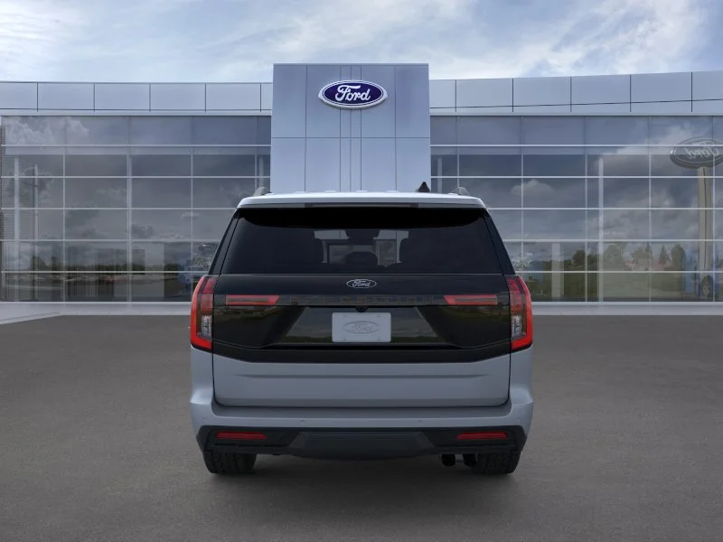 New 2026 Glacier Gray Metallic Tri-Coat Ford Tremor® image 53