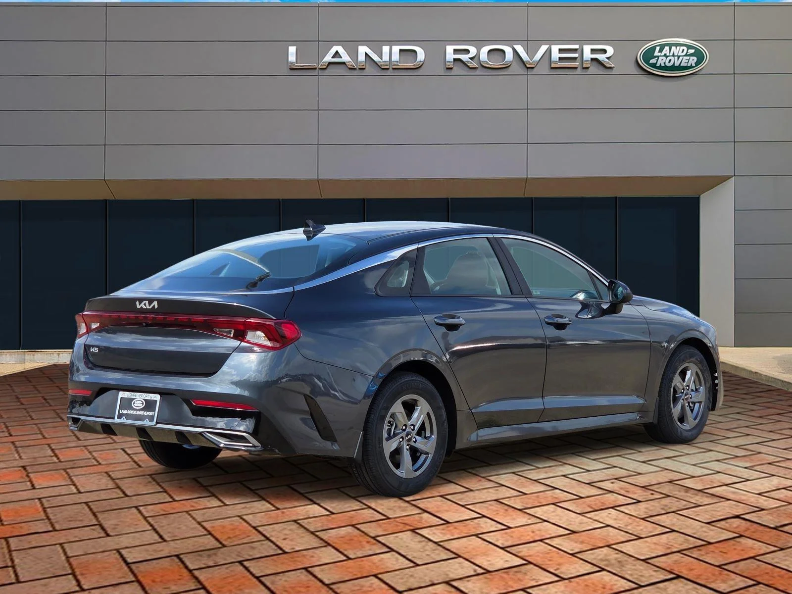 Used 2024 Gravity Gray Kia LXS image 4